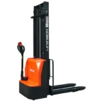 Самоходный штабелер Noblelift PSE15L-C с максимальной высотой вил 3600 мм