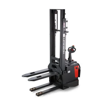 Самоходный штабелер Noblelift PS20 с максимальной высотой вил 2600 мм