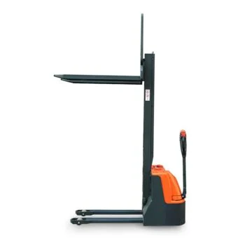 Самоходный штабелер Noblelift PSE 10M с максимальной высотой вил 2000 мм