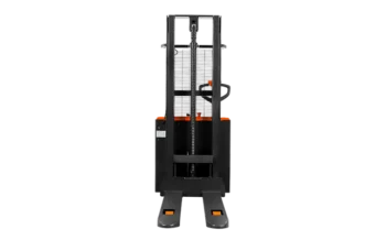 Самоходный штабелер Noblelift PSE15L-C с максимальной высотой вил 1600 мм