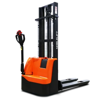 Самоходный штабелер Noblelift PSE15L-C2 с максимальной высотой вил 1600 мм